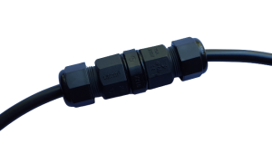 Viyilant connector for improved watertight sealing
